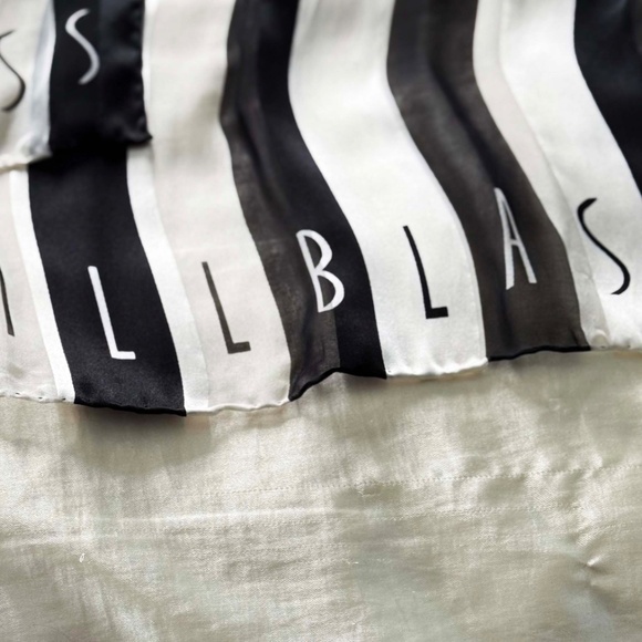 100% PURE SILK SCARF, by BILL BLASS, in BLACK/WHITE, 56 X 13 INCHES, A RARE FIND - Picture 2 of 3